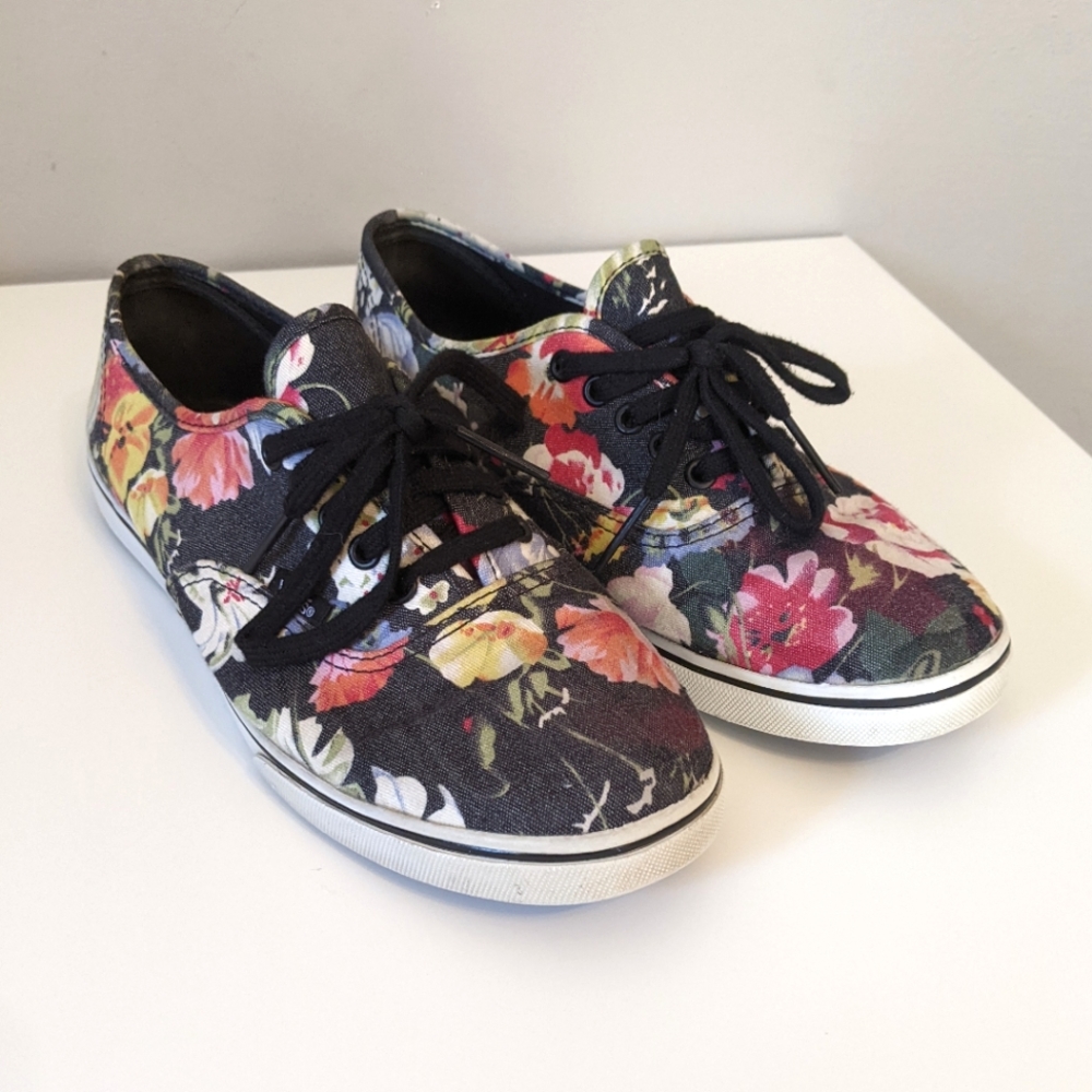 Unique Floral Vans Low Top Sneakers